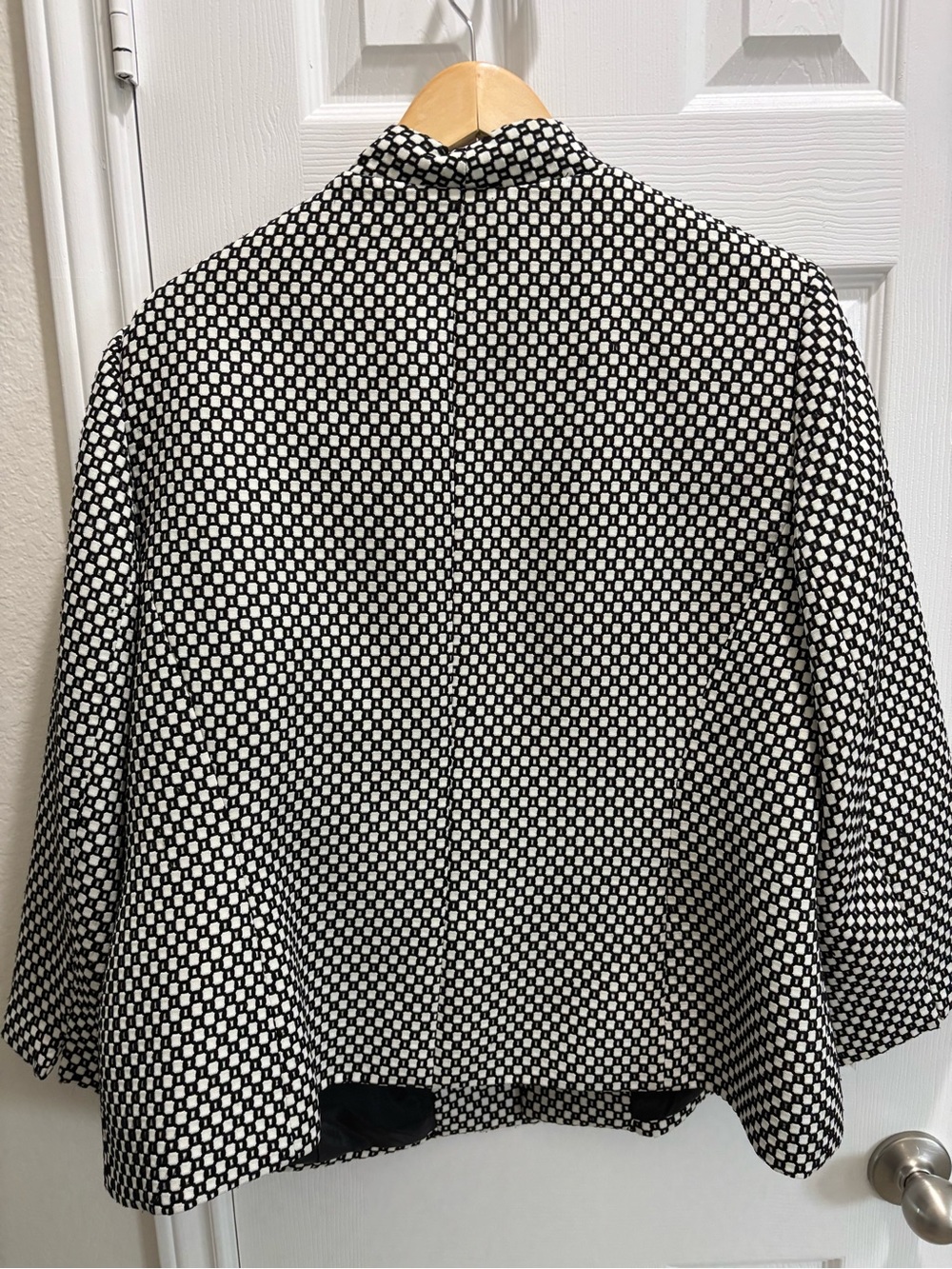 Jones Studio Black and White Patterned Blazer - Picture 6 of 6